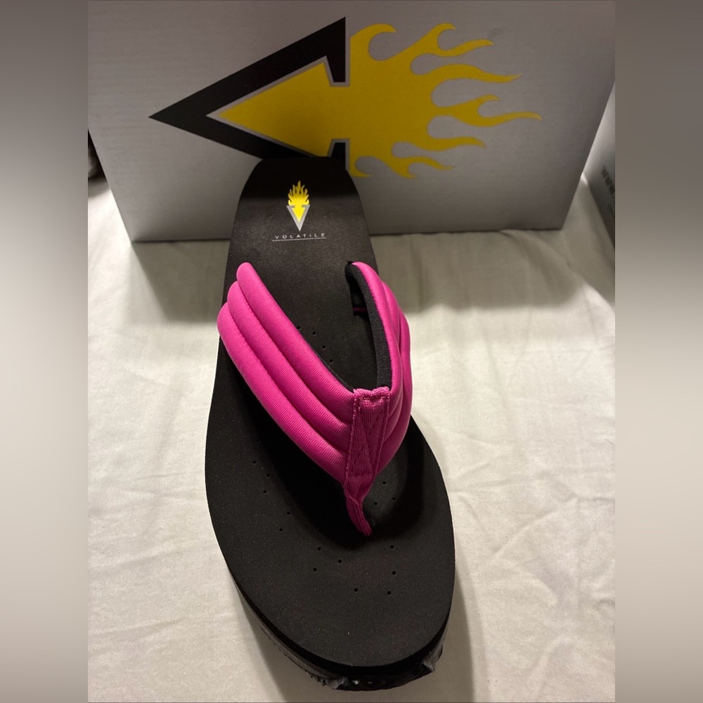 Volatile ladies frappechino wedge flip flops size 10